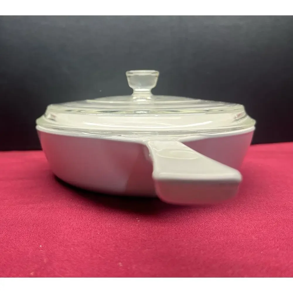Corning Ware 6.5” Skillet‎ with lid P-83-B Cornflower Lid Has Chip